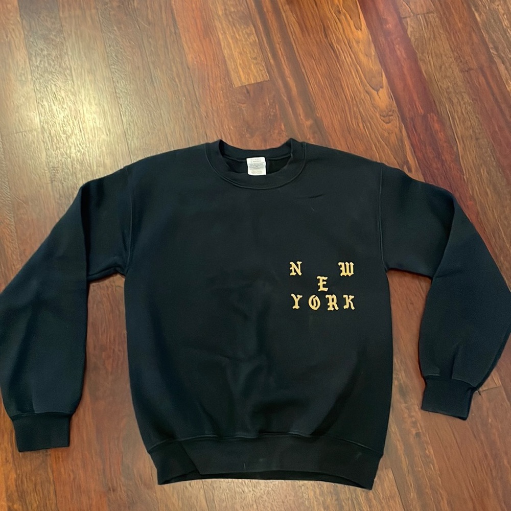 Yeezy Saint Pablo Tour sweatshirt size Sm